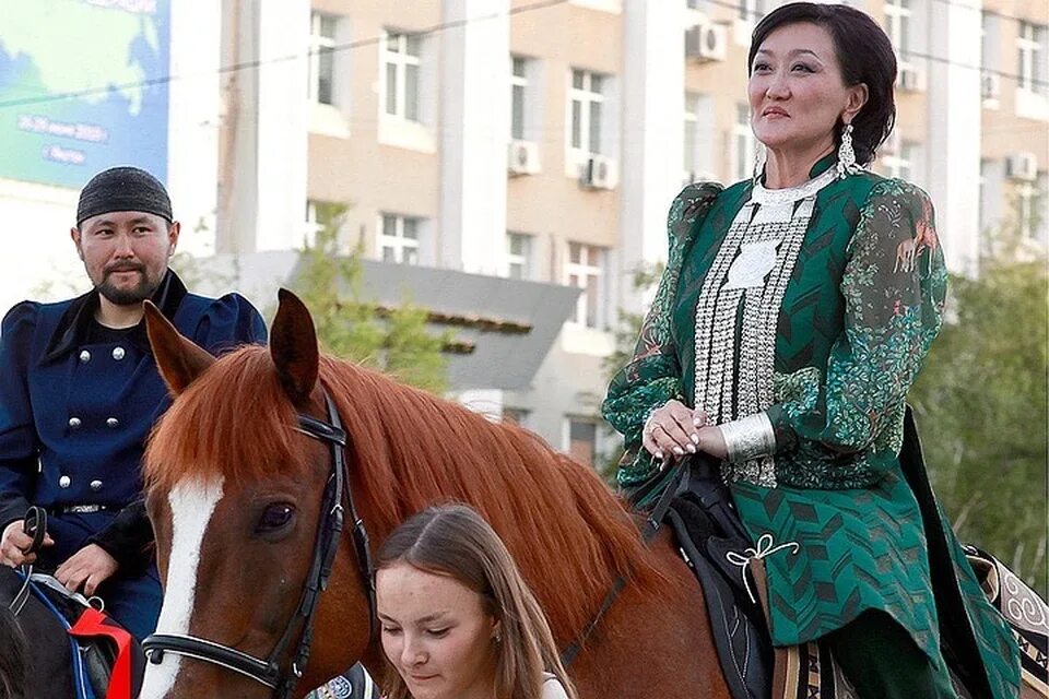 Сардана Владимировна Авксентьева. Мэр Якутска Авксентьева. Сардана Авксентьева Якутск. Мер Якутии Сардана. Сарданов якутия