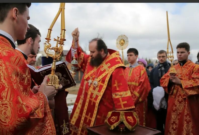 кафедра амвон. богослужение в храме в опалихе. служба в храме знамение в ховрино. митрополит марк рязанский и михайловский. елизаветинский храм опалиха отец василий.