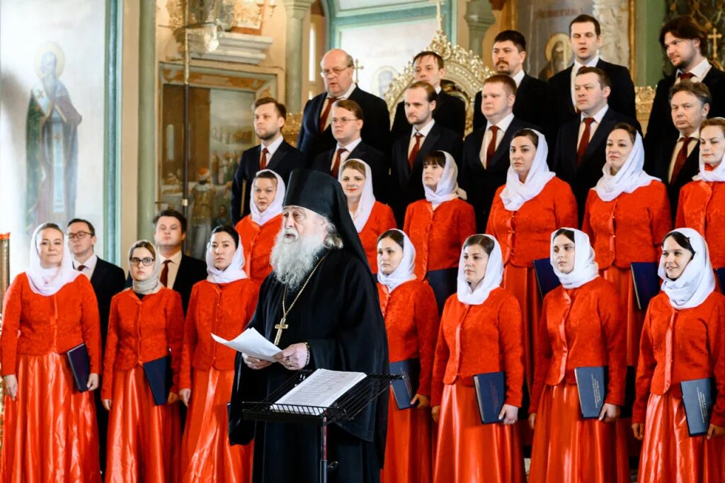 Хоровая капелла Юрлова в Лавре. Люди в церкви. Хор в соборе. Капелла группа Россия. Выступление хора в москве