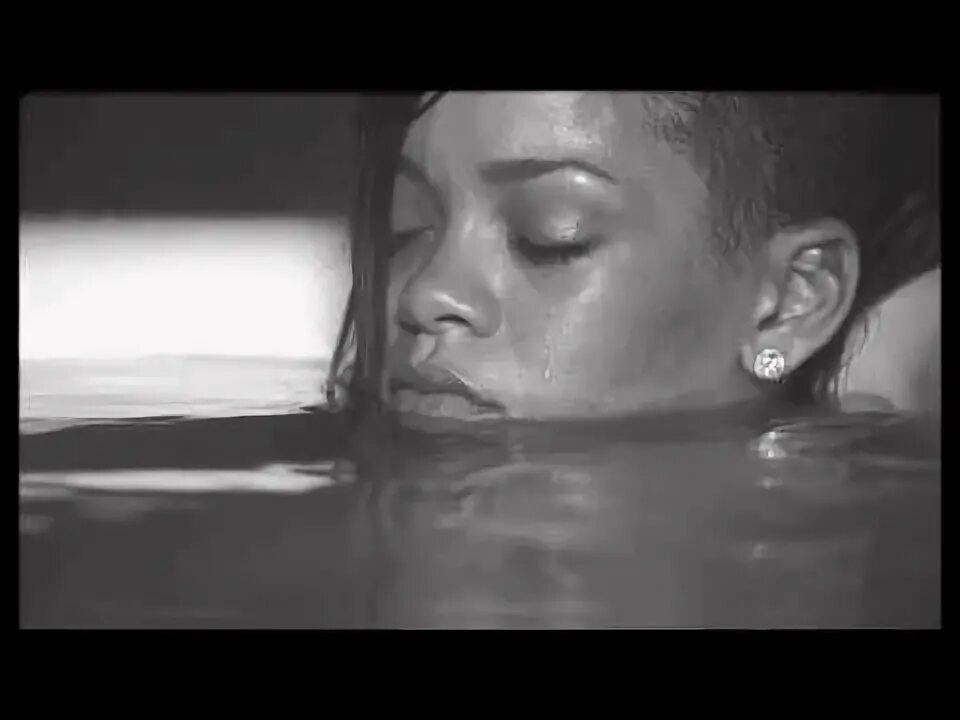 Rihanna треки. Песни рианны mp3. Рианна 2004. Девушка и певица брюнетка. Песни рианны mp3.