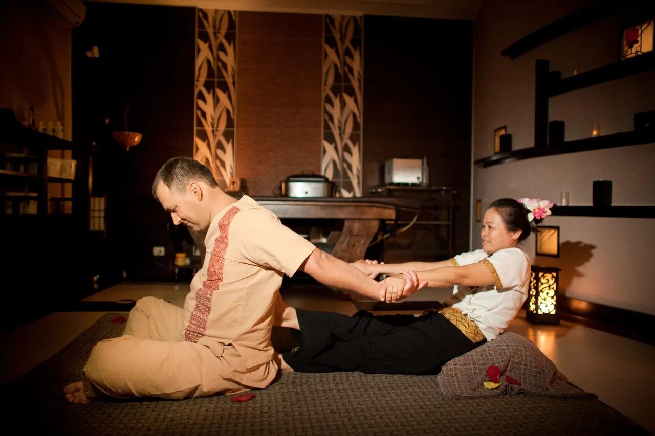 Тайский массаж. Тайский массаж для мужчин. Традиционный тайский массаж. Настоящий тайский массаж.