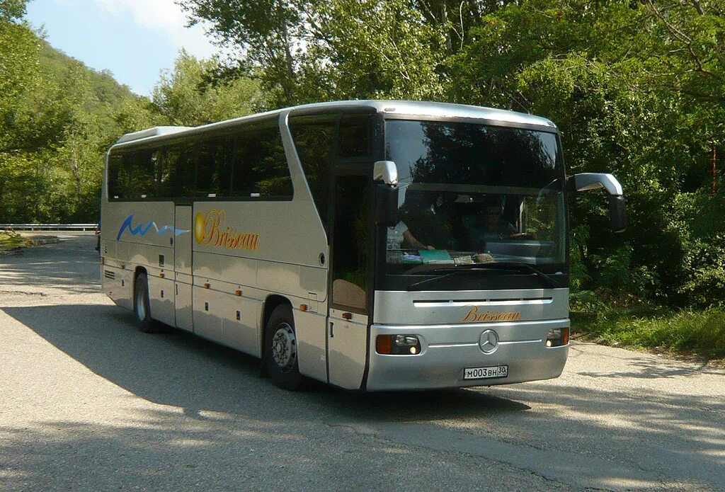 Минеральные воды астрахань автобус. Mercedes Benz o350 Tourismo. Mercedes-Benz o400. Туристический автобус Mercedes-Benz Tourismo o350 RHD, 2000. Mercedes-Benz o350-15rhd Driver.