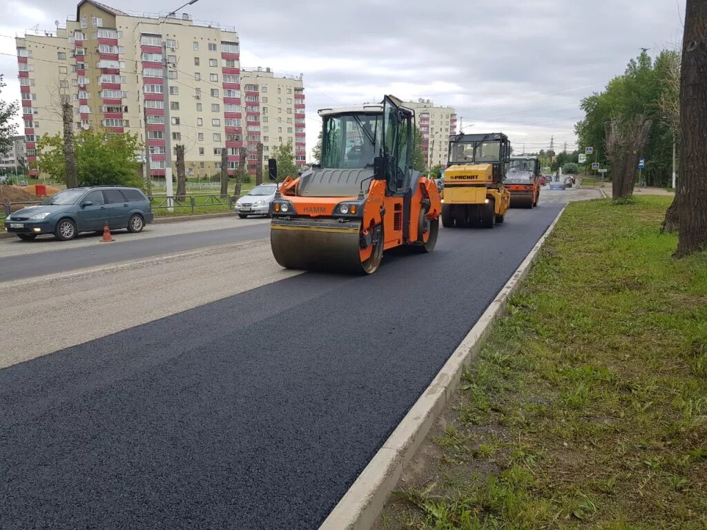 Дорожный рабочий. Дорожные работы. Ремонт дорог. Выполнение дорожных работ.