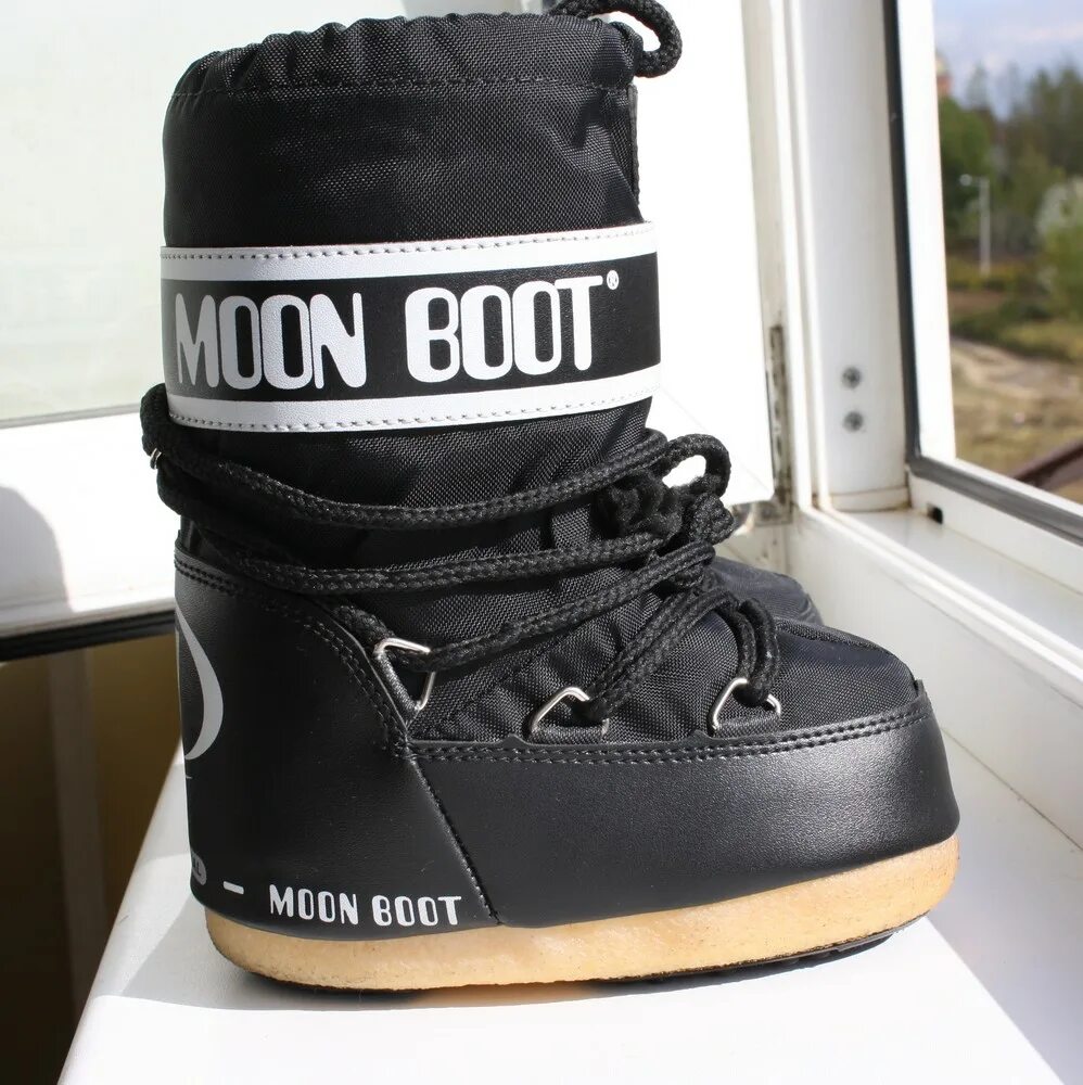 Обувь муна. Луноходы детские Moon Boot. Луноходы мужские Moon Boot. Дутики-луноходы technika Moon Boot. Луноходы Moon Boot протектор.