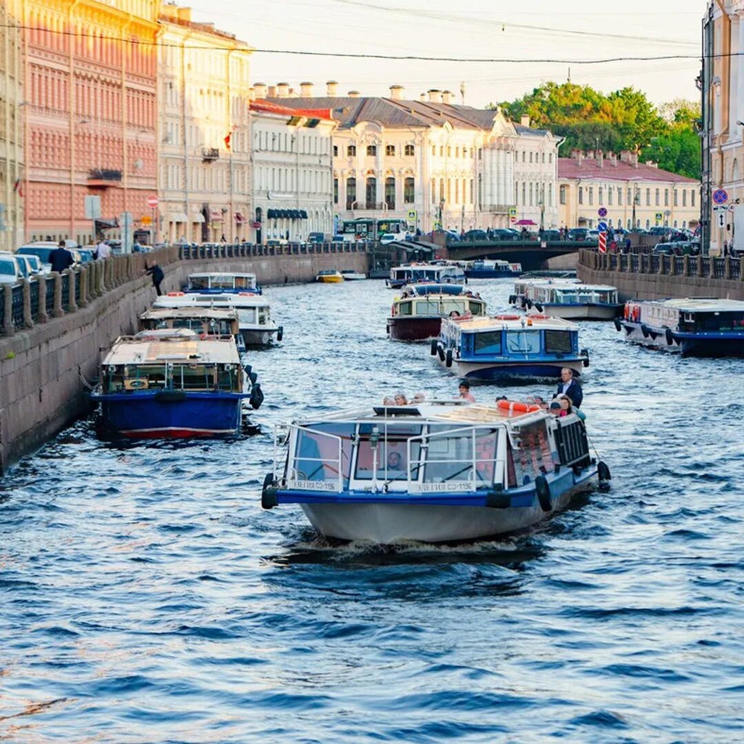 питер речные прогулки. прогулка водная имперский петербург. санкт петербург нева теплоход. петербург нева трамвайчик речной. речные прогулки по неве в санкт-петербурге.