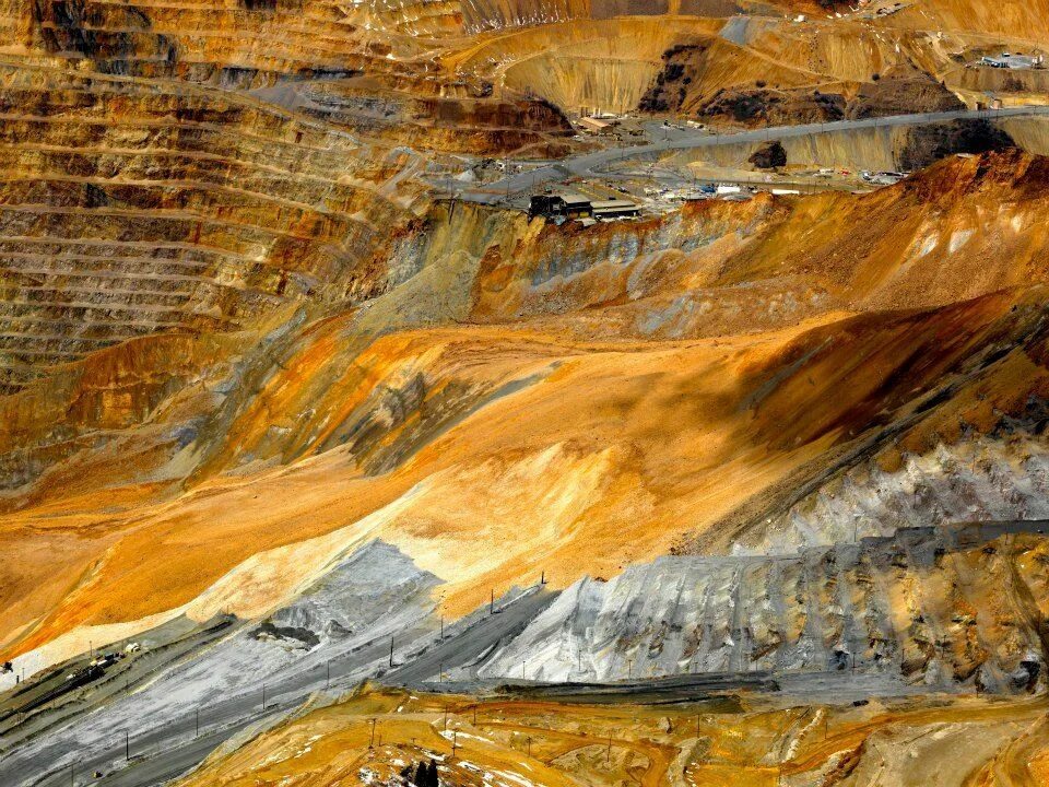 Iamgold mining. After mine. Орудия труда шахтера фото. After mine. Карьер бингем-каньон в штате юта.