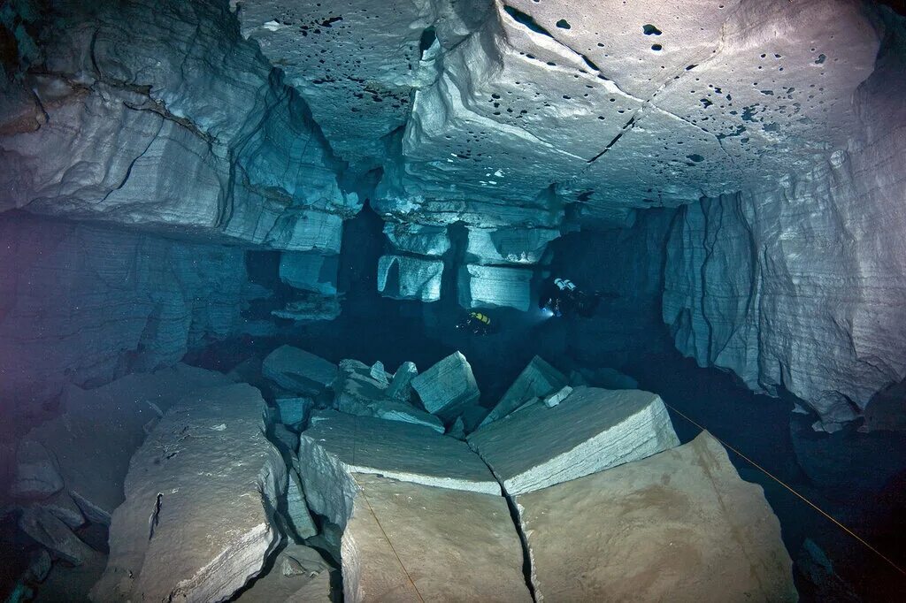 пещера оптимистическая тернопольская область. пещера млынки. гипсовая пещера. самая длинная пещера в украине. карстовая пещера крубера.