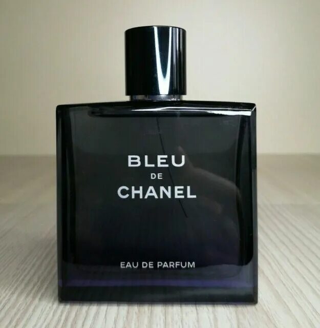 Chanel bleu мужские купить. Bleu de Chanel pour homme 100 мл. Chanel bleu de Chanel Tester мужской 60 m. Bleu Chanel PNG. Perfume Photography background bleu Chanel.