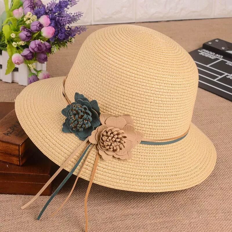 Цвет соломенной шляпы. Соломенная шляпа. Летние соломенные шляпки. Шляпа летняя соломенная. Шляпы женские летние соломенные с маленькими полями.