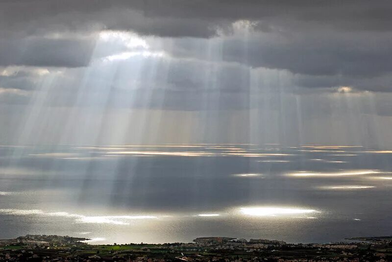 рембрандт солнечный дождь. солнечный дождь 8. солнечный дождь. демо солнечный дождь. солнце сквозь дождь.