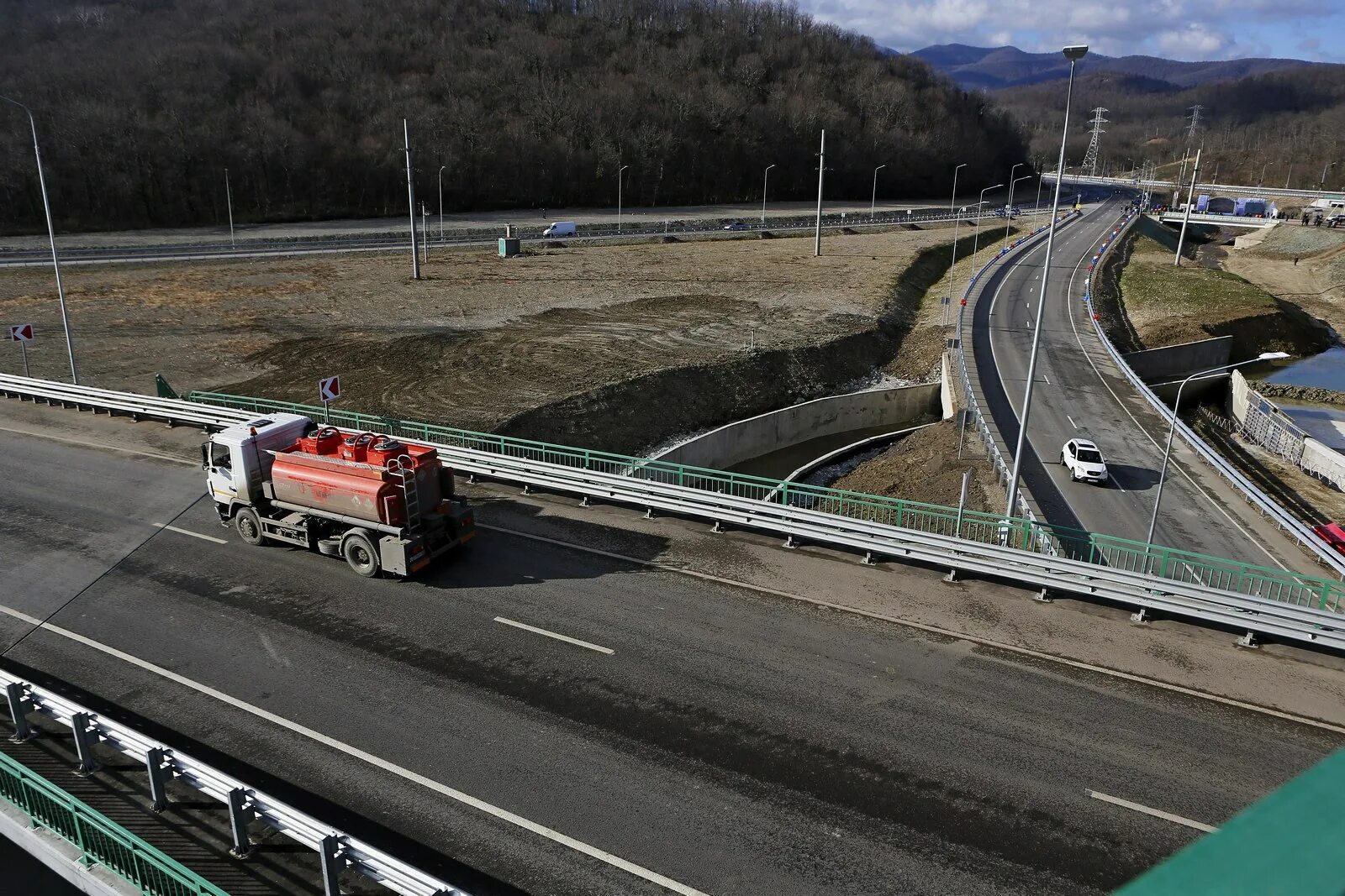 Строительство дороги в сочи. Автодор трасса Джубга - Сочи. Автодор Джубга Сочи новая трасса. Автодор проект дороги Джубга Сочи. Дорога Дон м4 Джубга Краснодар.