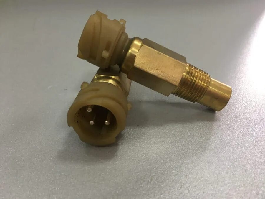 Датчик температуры маз ямз 236. Датчик температуры маз ямз 238. Датчик температуры маз. Датчик температуры маз. Датчик температуры маз 4370.