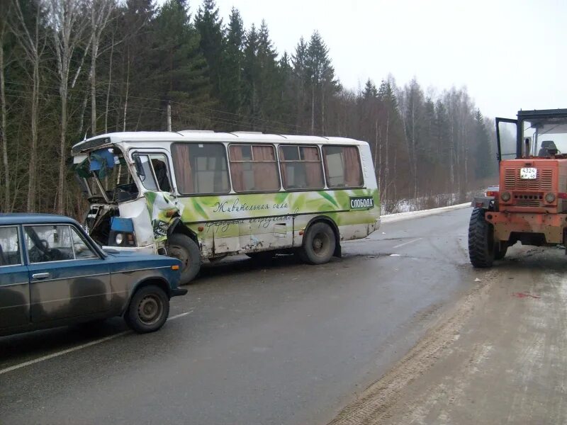 Автобус Людиново Киров.