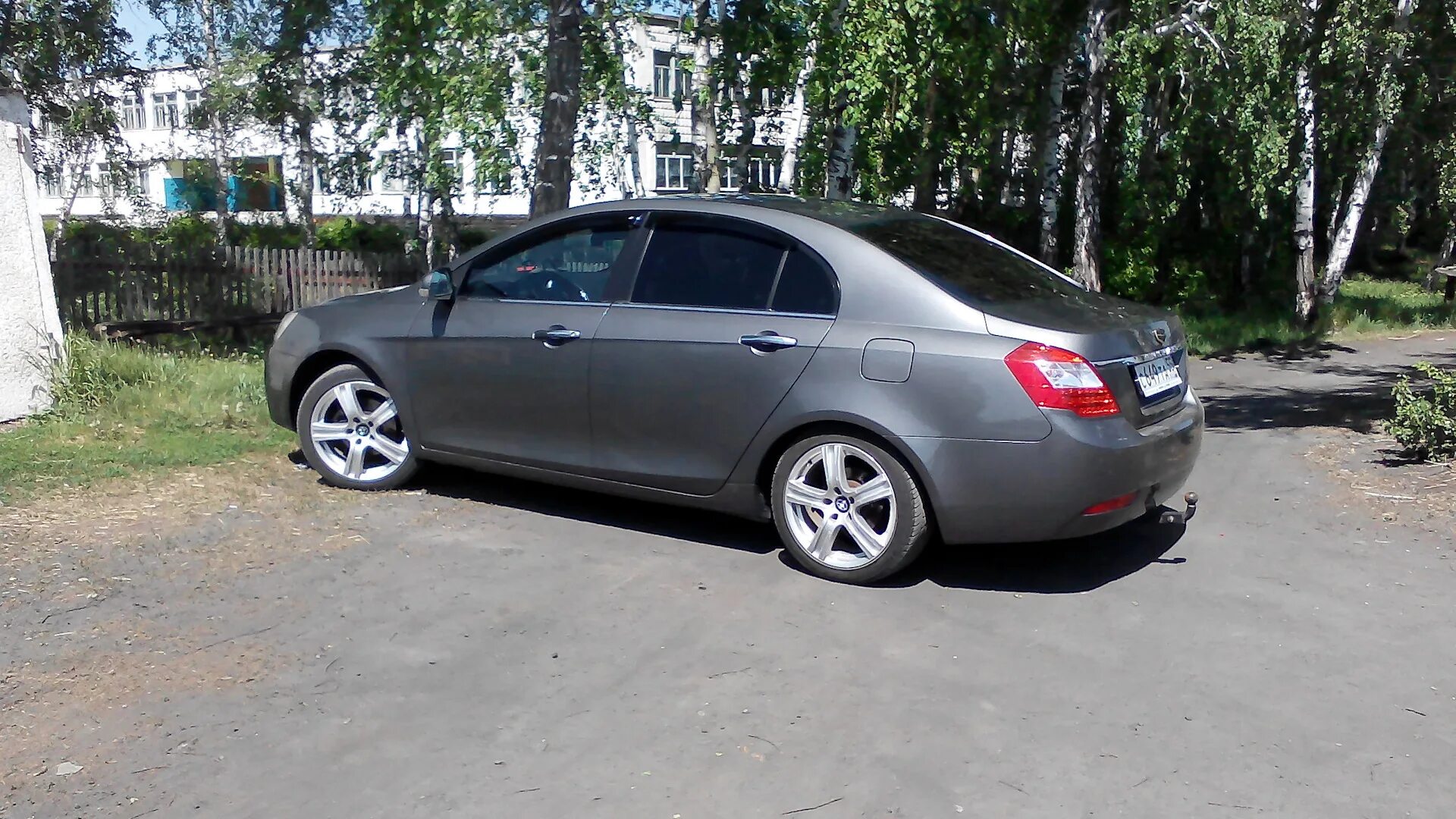 Джили эмгранд на 17 дисках. Geely emgrand ec7 колеса. Разболтовка джили эмгранд ес7. Geely ec 7 r18. Geely emgrand ec7 диски r17.