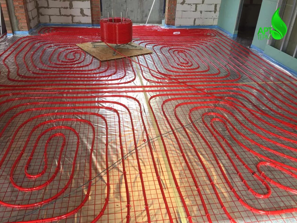 Тёплый пол водяной улиткой. Тёплый пол водяной раскладка труб. Способы укладки труб теплого водяного пола. Схема раскладки теплых водяных полов. Схема раскладки труб водяного теплого пола.