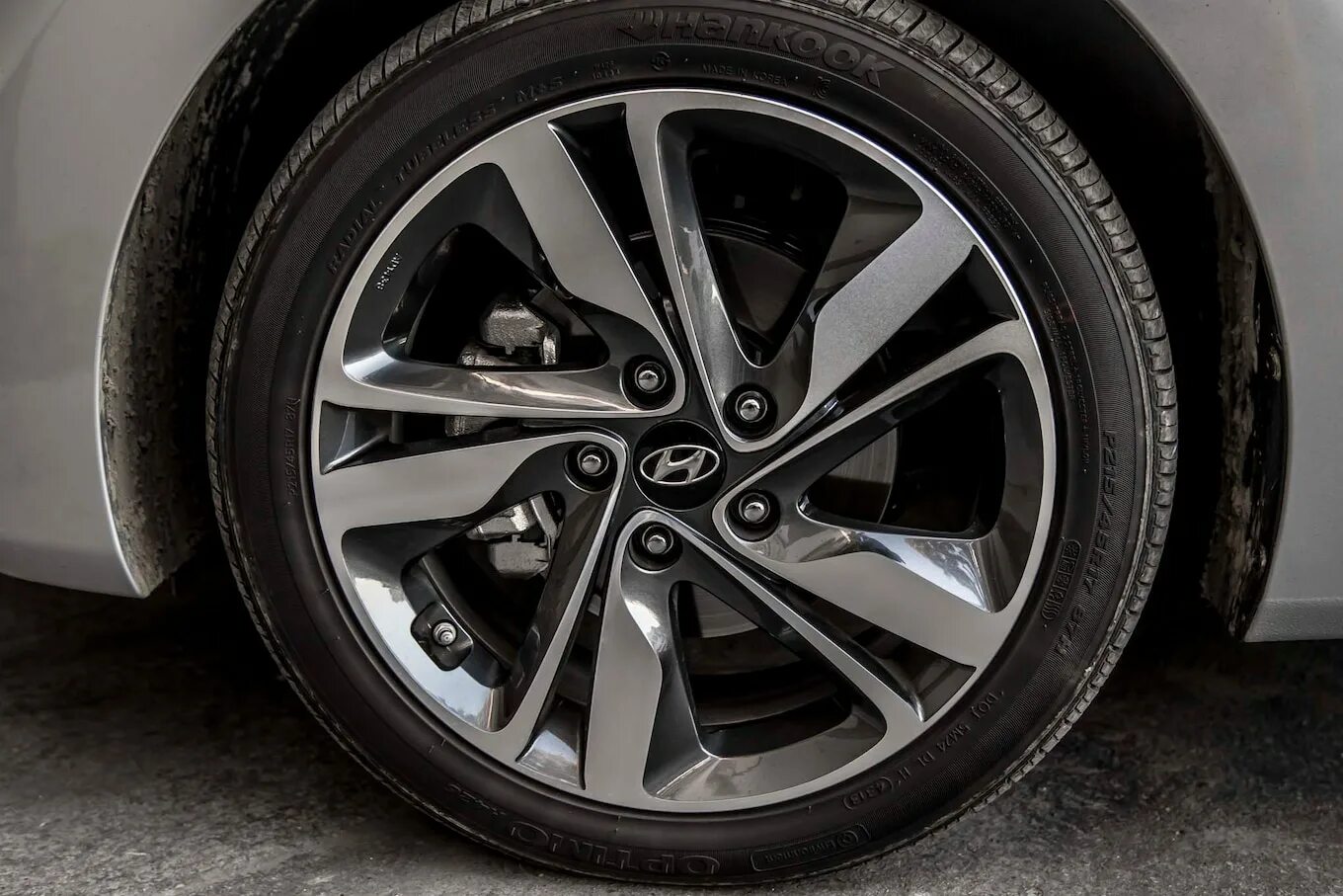 Элантра на 17 дисках. Hyundai elantra 2014 limited. Хендай элантра 6. Диски на хендай элантра 2013 года. Колеса на хендай элантра.
