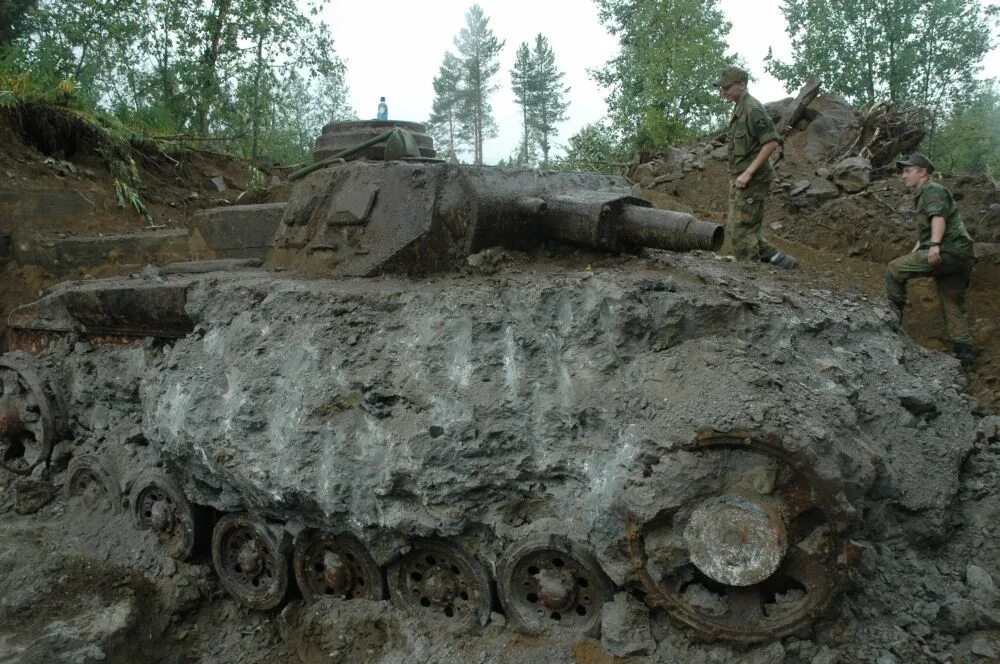 Немецкие танки после. Раскопки второй мировой войны танки. Военные находки 2 мировой войны. Находки 2 мировой войны танки. Находки танков второй мировой.