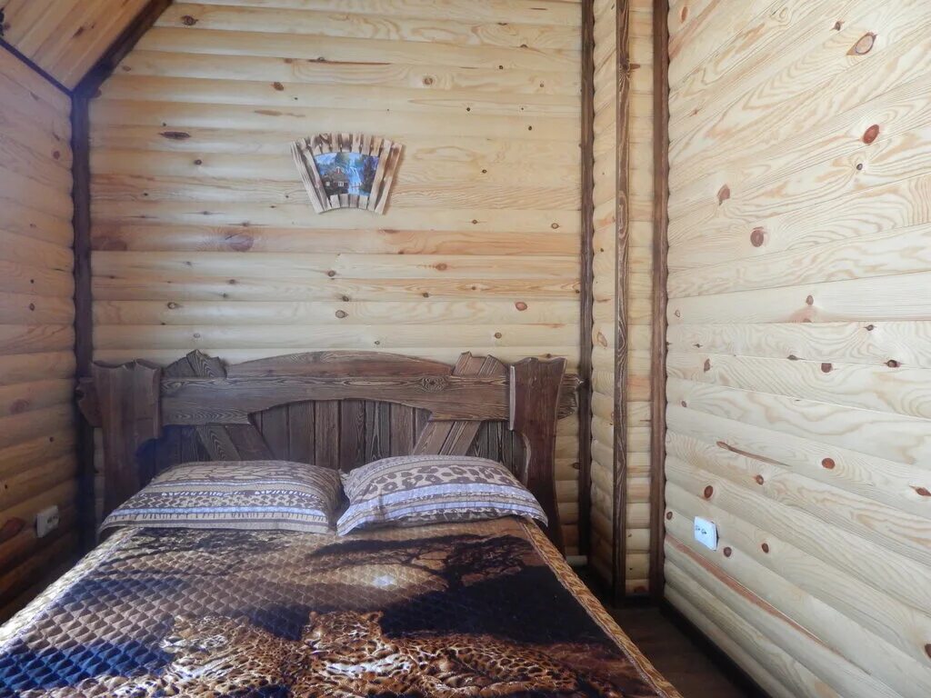 Олимпия турбаза тюмень. Турбаза волна беловское водохранилище. Усадьба турбаза шигонский район. Поморцево беловский район турбаза волна. Деревянные домики для турбазы.