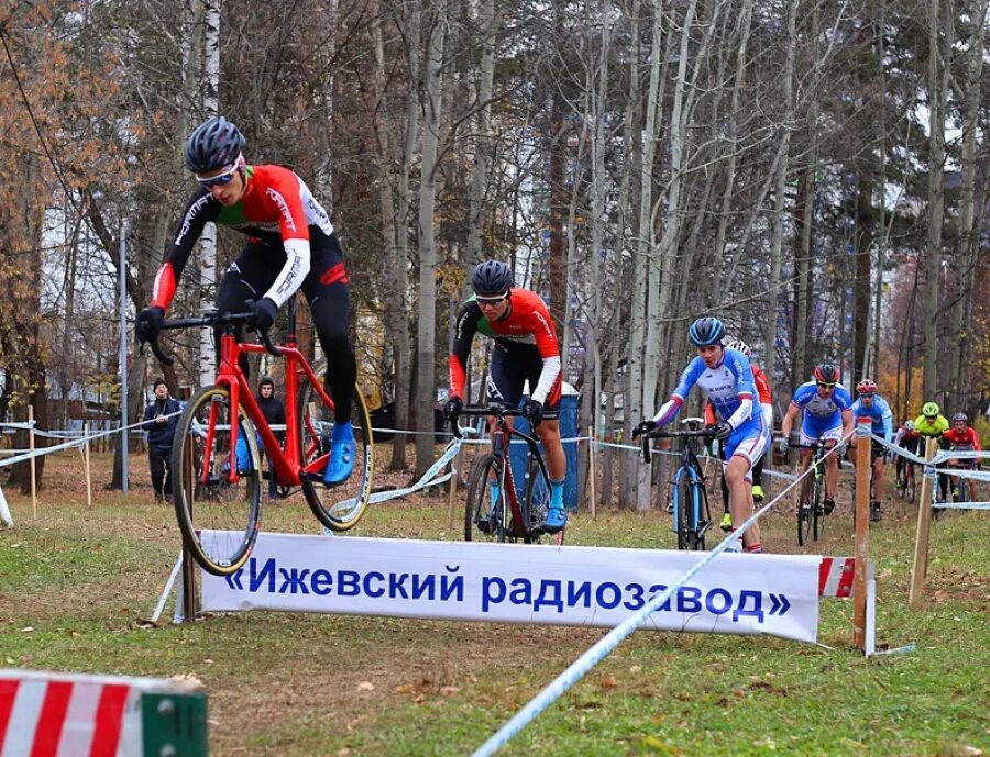 Первенство россии ижевск. Велокросс. Велокросс в Перми. Велокросс фото. Трасса велокросс козий парк Ижевск.