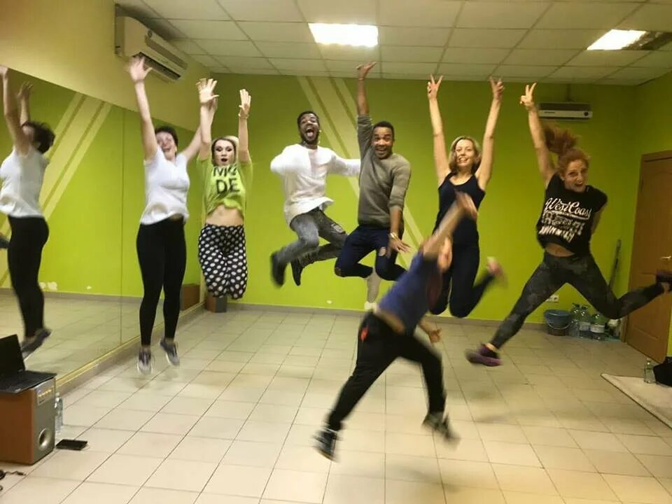 Школа танцев. Школа танцев в Москве. Это танцевальная школа Могилева. Танцевальная школа в Авиапарке. Первая школа танца