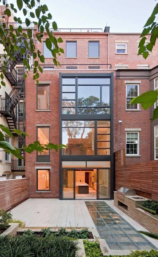 Таунхаус. One town house. Гринвич виллидж нью йорк дома внутри. Terraced house проекты в англии. Таунхаус фасад.