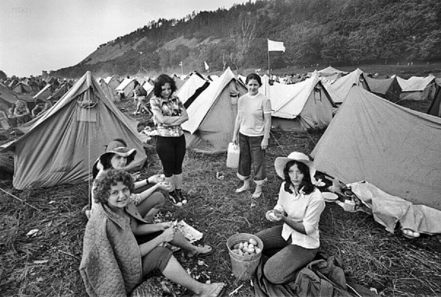 В группе 60 туристов. Грушинский фестиваль 1968. Грушинский фестиваль 1968 год. Грушинский фестиваль 1978. Турпоход СССР.