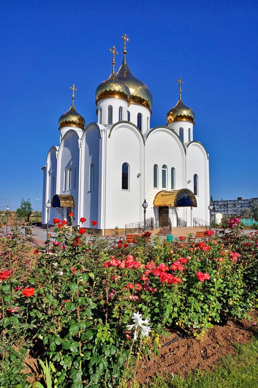 храм святителя николая в ницце. храм снаружи. храм снаружи. свято троицкий собор снаружи. храм в новофедоровке.