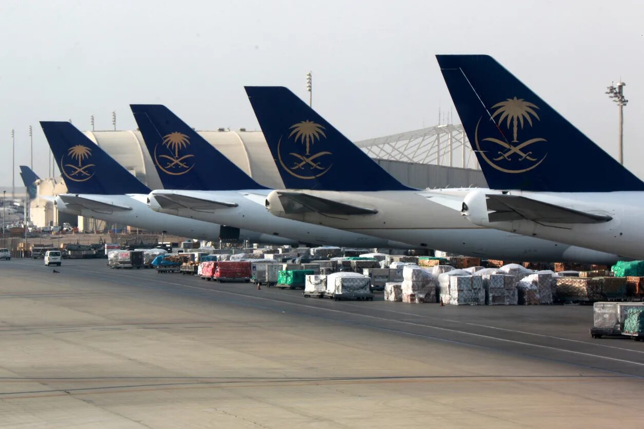 Транспорт саудовской аравии. Аэропорт Джида Саудовской Аравии. Боинг 747 Саудия Аравия. Аэропорт Эр Рияд. Международный аэропорт Король Халид, Эр-Рияд.