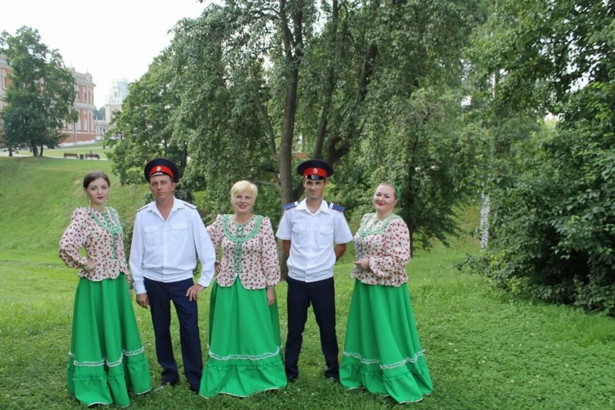 Казачья кровь сериал. Пригласительные для фольклорного ансамбля. Народный казачий ансамбль «вольный терек». "казачий круг" виктор скунцев. Казачья песня вольный ветер.