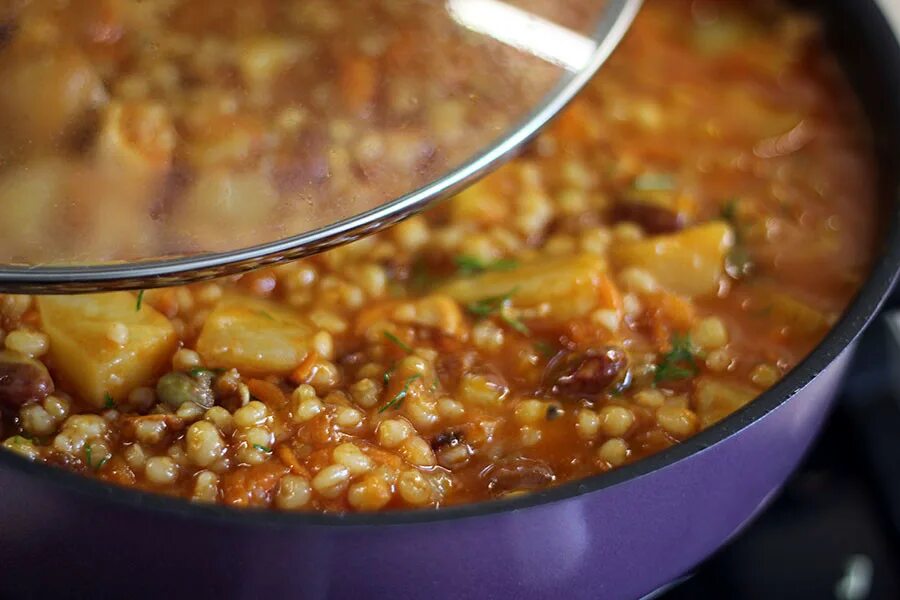 узбекский казан кабоб. бедра с овощами в духовке. чолн. чолнт с мясом и фасолью. Npk удобрения.