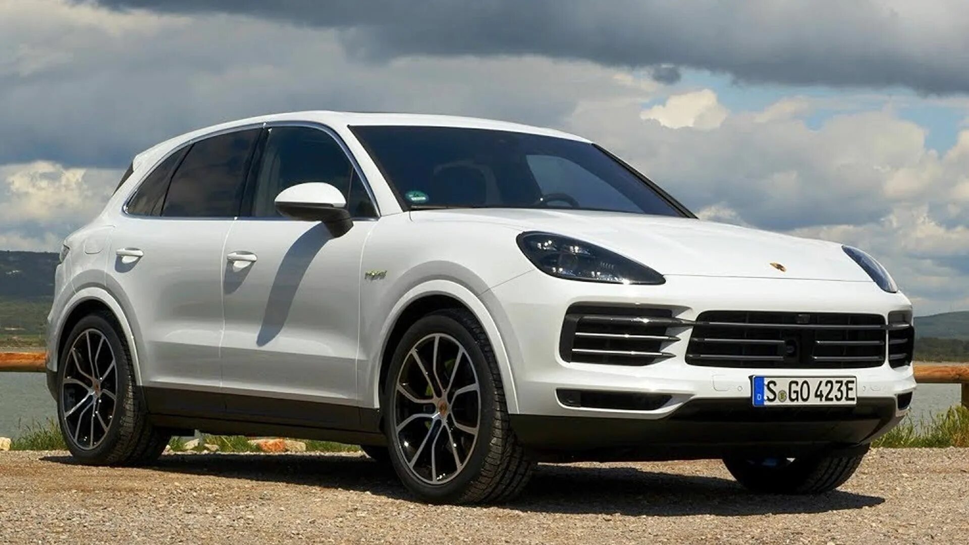 Порше Кайен 2019. Порше Cayenne 2019. Porsche Cayenne s 2019. Порше Кайен 2019 белый. Cayenne e hybrid