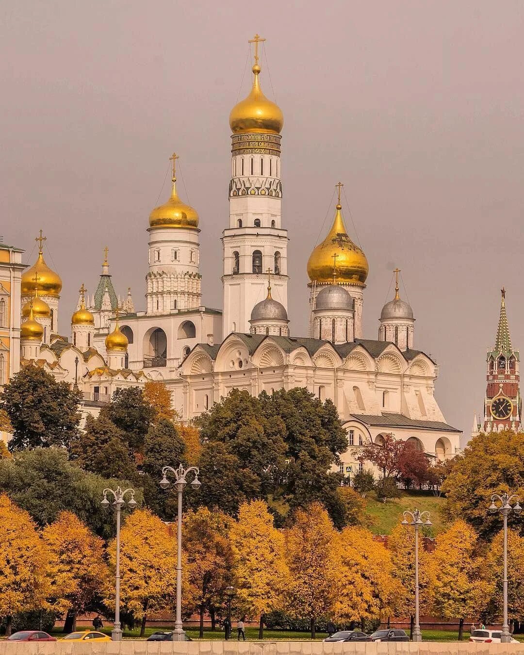 Осенняя Москва. Кремль Москва. Осенний Кремль. Кремль осень. City in russia name