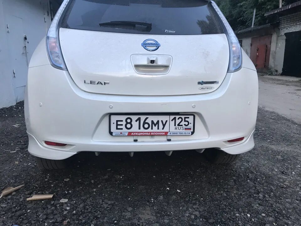 Nissan Leaf парктроник. Nissan Leaf выхлоп. Nissan Leaf гос номер 531.