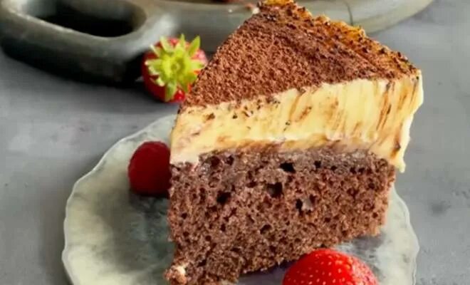 Кекс из ряженки. Рецепт турецкого кекса с заварным кремом. Турецкий кекс с заварным кремом. Кекс на сковородке. Турецкий пирог с заварным кремом.