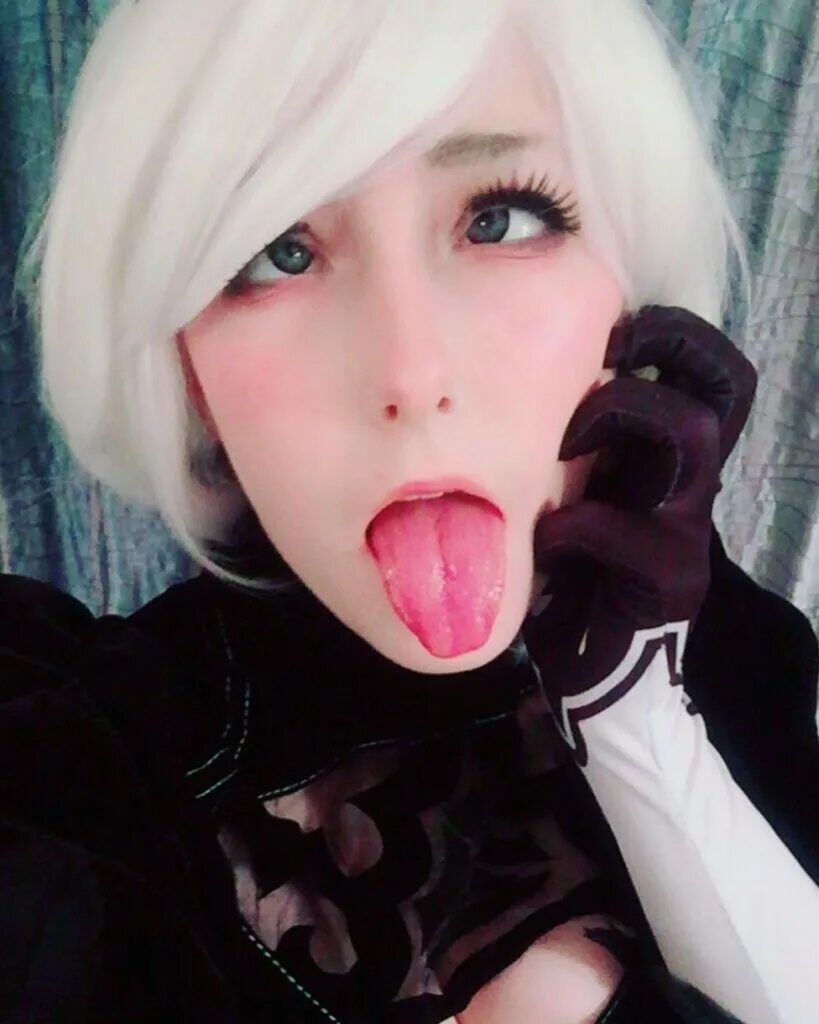 Бель дельфин ахегао. Девушки с вытянутым языком. Девушка с закатанными глазами. Delphine. Девушка закатывает глаза и высовывает.