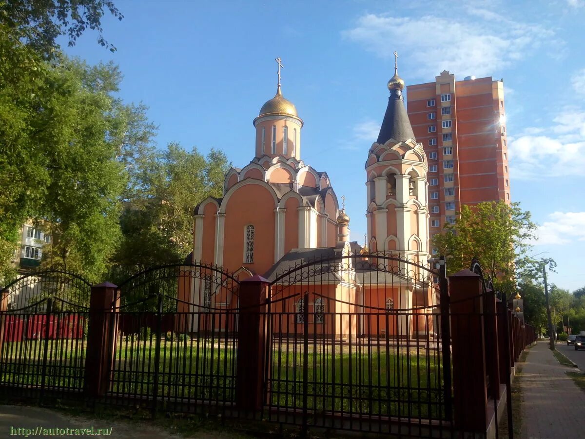 Город железнодорожный московская фото. Церковь новомучеников исповедников в городе Балашиха Кучино. Храм в Кучино Железнодорожный. Храм новомучеников и исповедников российских (Железнодорожный). Храм новомучеников в Кучино.