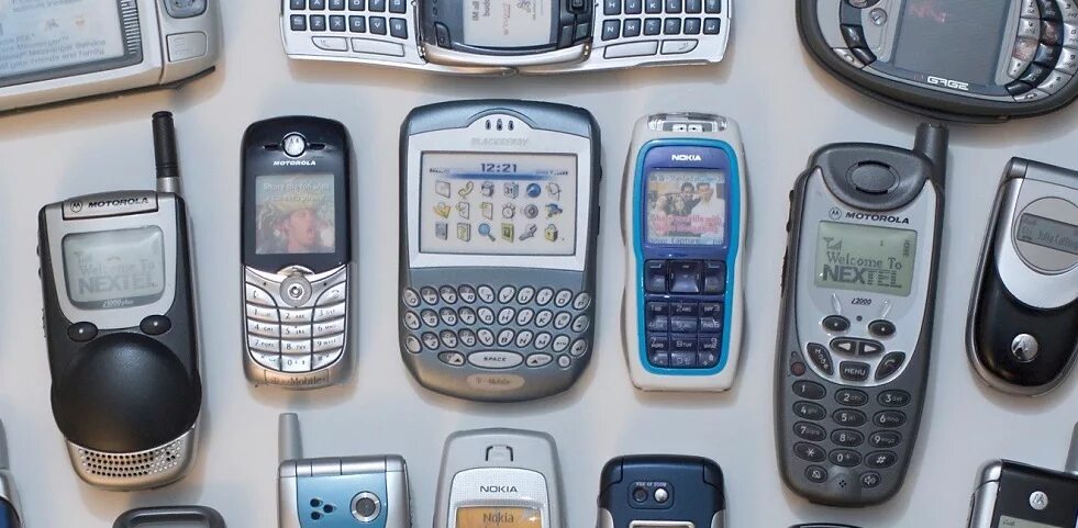 Сименс 2000х. Сименс из 2000. Nokia 3310 2000 года. Телефон Siemens 90х.