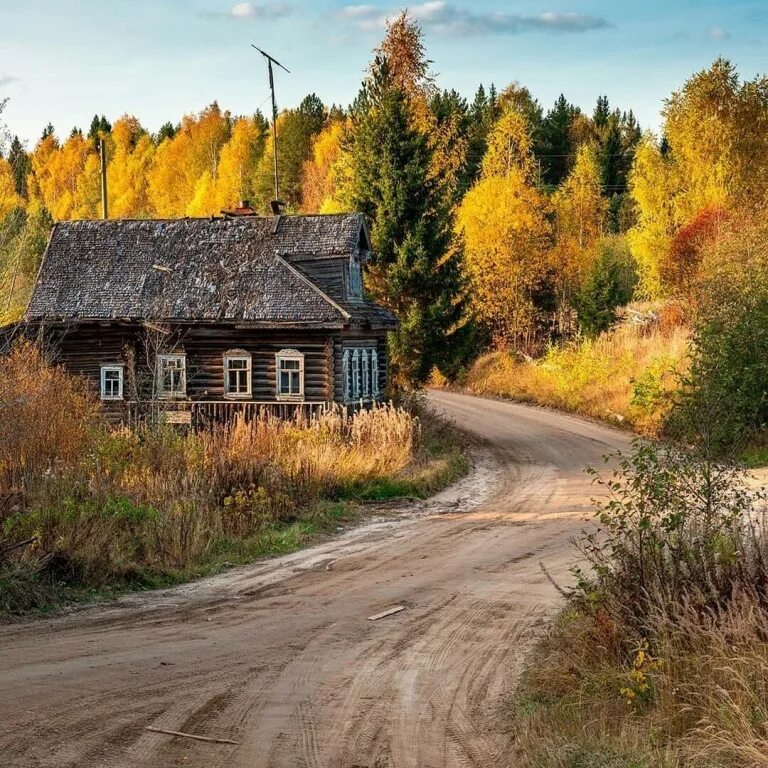 Чухлома. Деревня Чухлома Костромской области. Лето Чухлома Костромская область. Чухлома природа. Дом у дороги в кинотеатрах россии