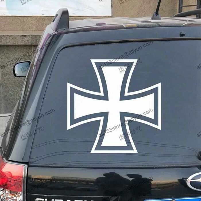 наклейка крест на авто