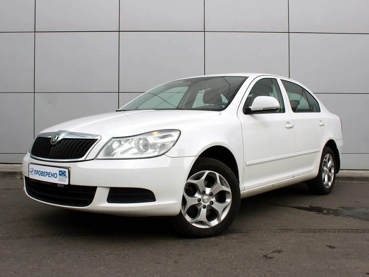 Skoda Octavia a5 Рестайлинг. Белая Шкода 2004. Белая Шкода 20221. Шкода белая в Старом кузове.