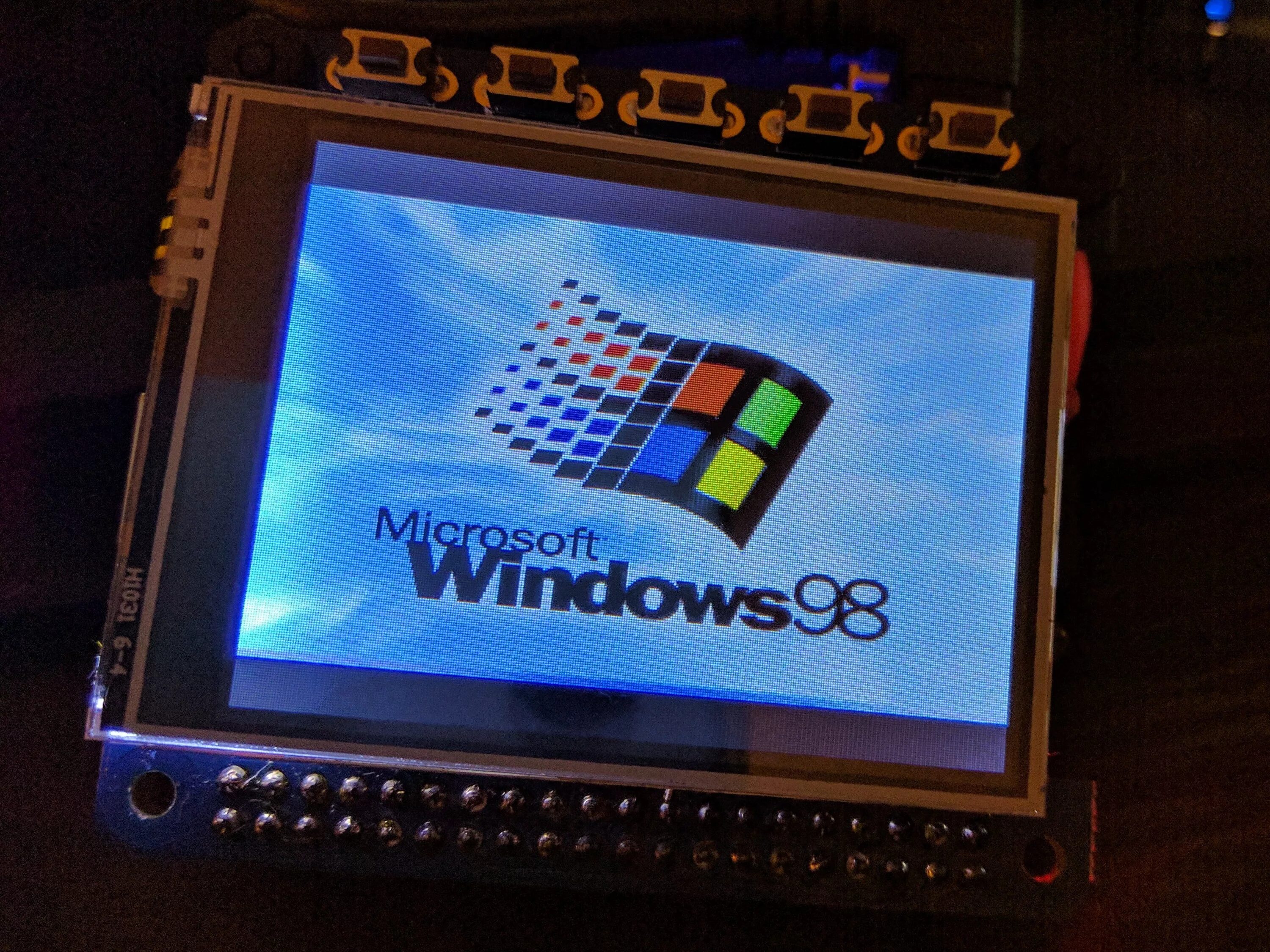 Эмулятор windows 98. Виндовс 98. windows 98 фото. виндовс 98 запуск. компьютер windows 3.