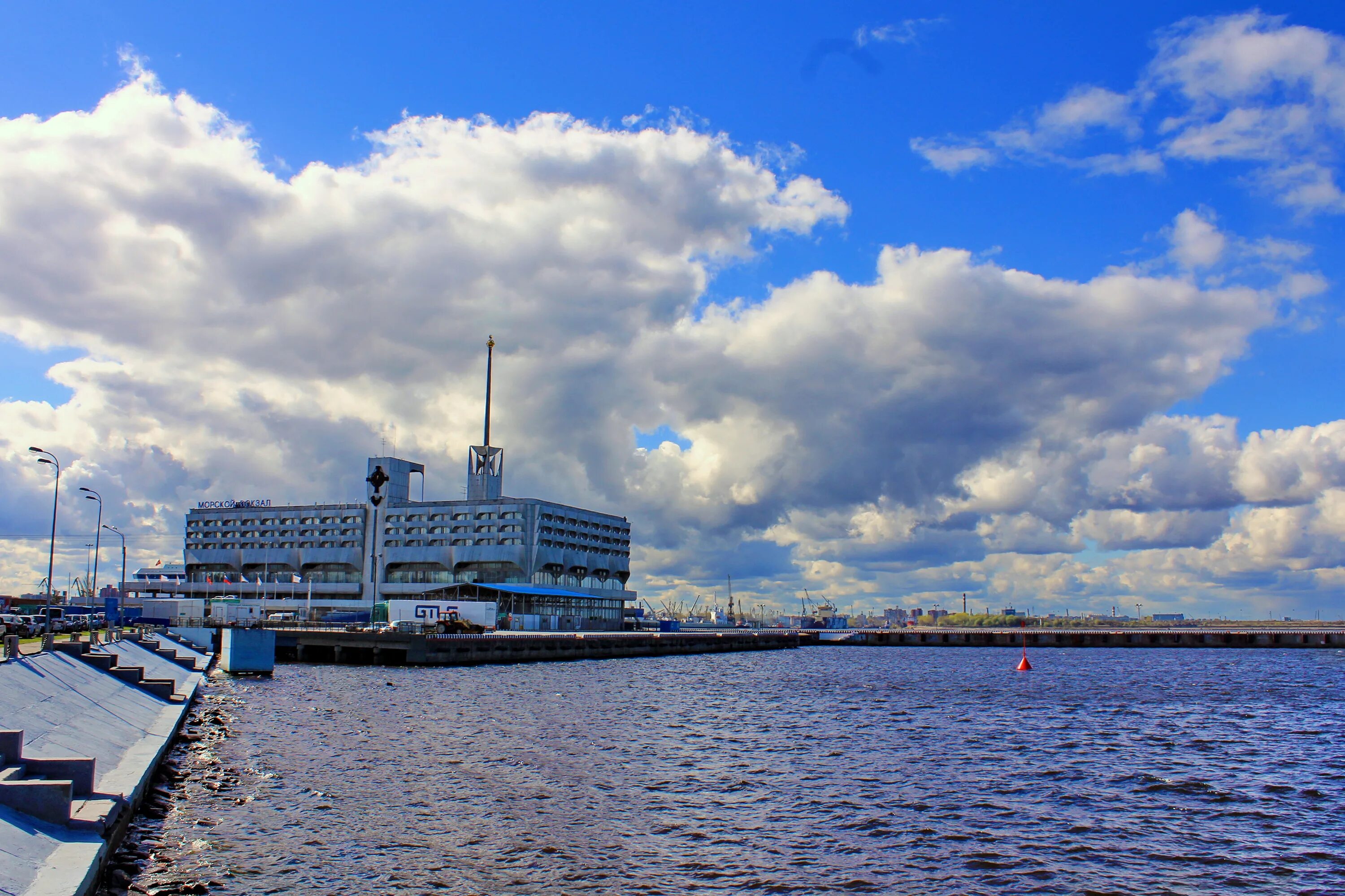 Спб морской. Морской вокзал Санкт-Петербург. Морской вокзал Петербург. Морской вокзал 1 Санкт-Петербург. Морской вокзал на Васильевском острове с набережной.