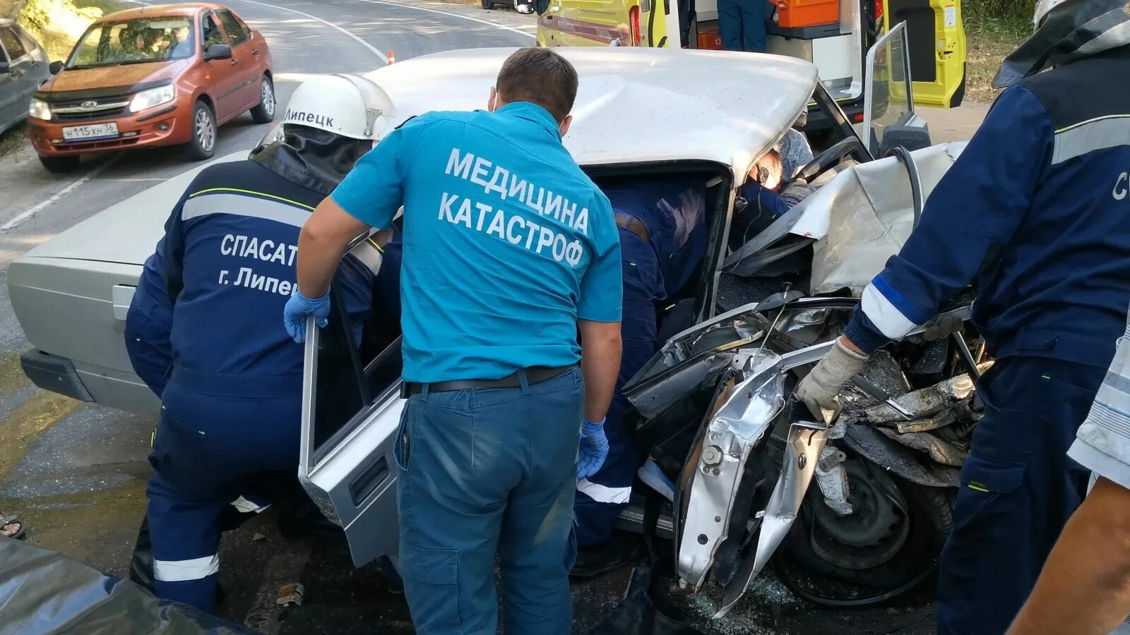 Врачи попали в аварию. Страшные аварии Липецк. Авария в Липецке на Тракторном.