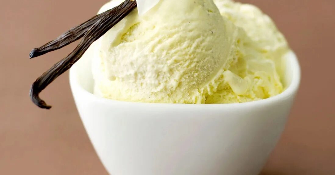 Мороженое с ликером. Ванильное мороженое. Мороженое ваниль. Мороженое пломбир ванильный. Мороженое ванильный плом.