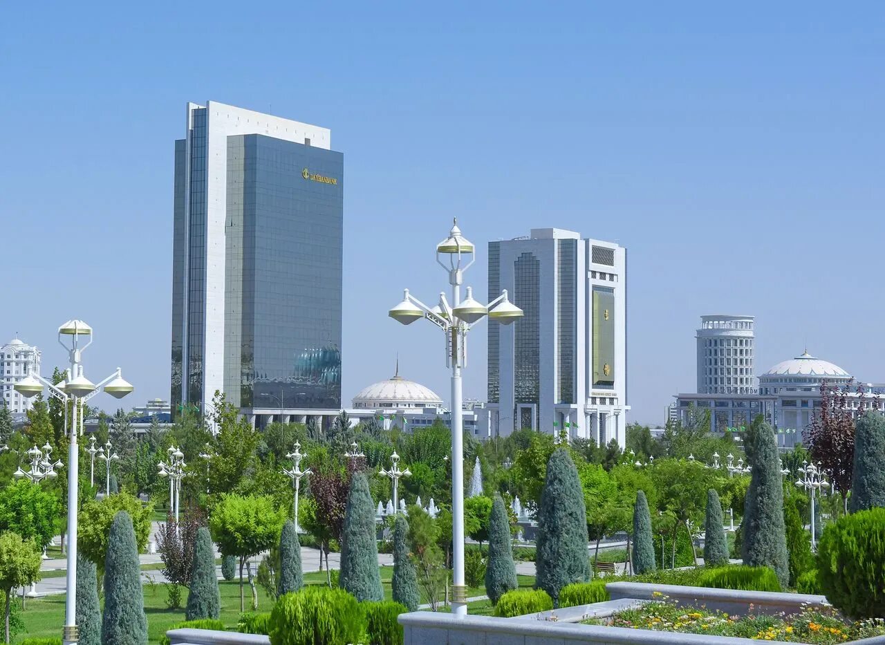 Дайханбанк в Ашхабаде. Туркменбаши банк Ашхабад. Ашхабад Туркмения 2020. Внешэкономбанк в Ашхабаде.