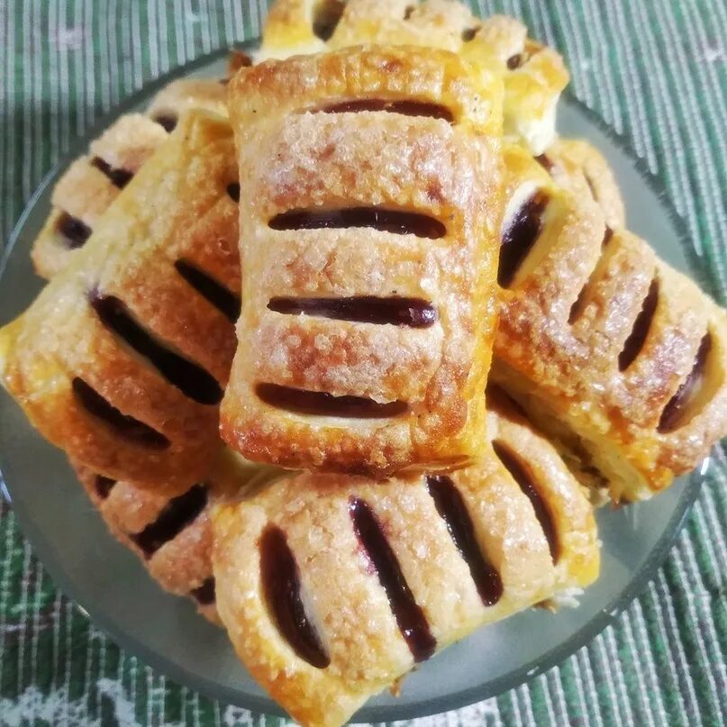 Руки слойка с вишней как выглядит Слойки с вишней рецепты с фото на