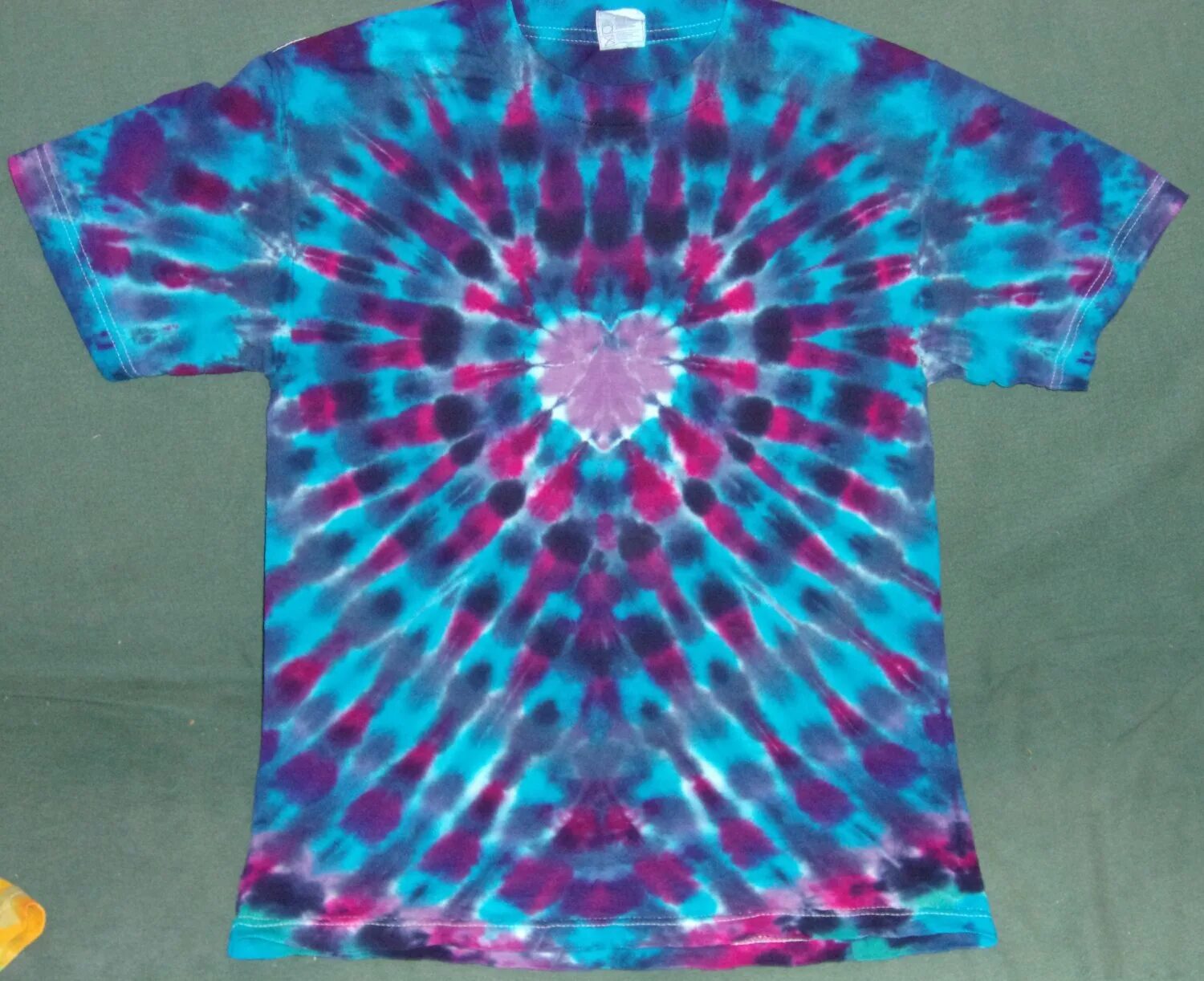 Dye hard краски. Такефуми Tie Dye. Tie-Dye Версаче краска. Джемпер Versace Tie-Dye. Джемпер Версаче Tie Dye.