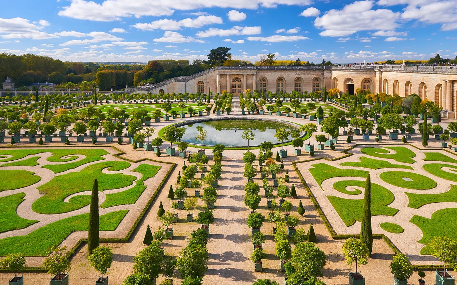 Chateau de versailles. Версальский дворец Версаль Франция. Версаль дворцово-парковый ансамбль во Франции. Парковый ансамбль Версаля во Франции. Версальский дворец сверху сверху сады.