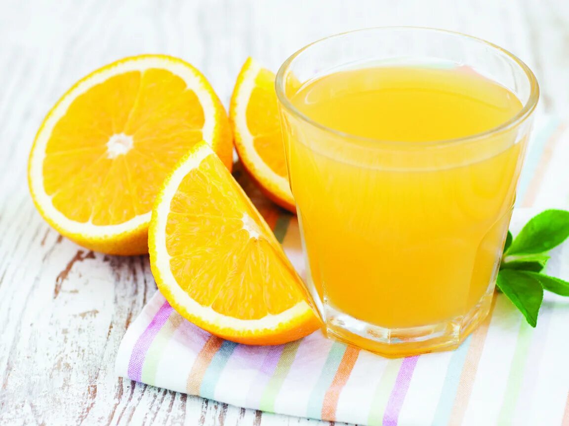 Апельсин повышает сахар. Апельсиновый сок. Апельсиновый морс. Стакан апельсинового сока. Апельсиновый диабетический.