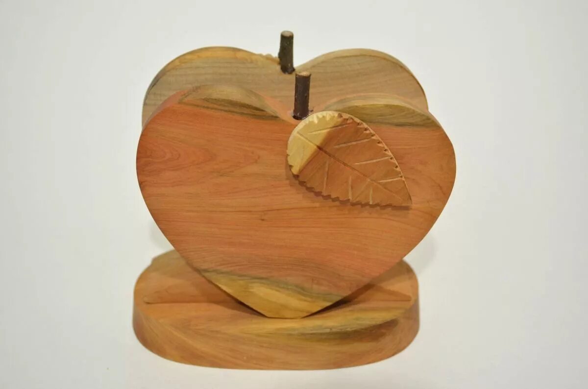 Салфетница технология 5 класс. Салфетница "яблоко". Салфетницы из дерева. Поделки из яблони. Яблоко из дерева.